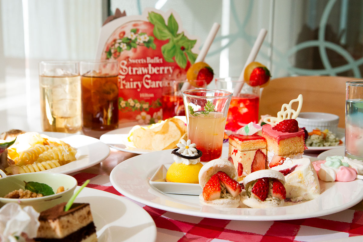 この春のワクワクを、妖精とともに楽しめる！スイーツビュッフェ