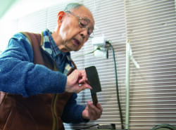 創業96年、町とともに歩んだ商いの心―今も続く「包丁研ぎ」 金物店【をばや商店】ゆうゆうライフ pick up